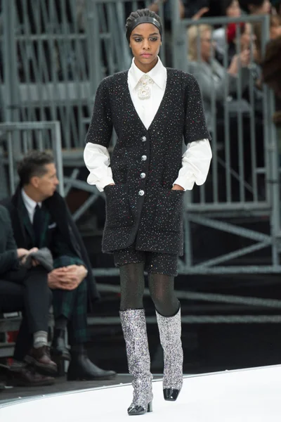 Look 74